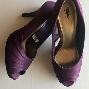 NWOT - Mossimo Plum satin heels size 6